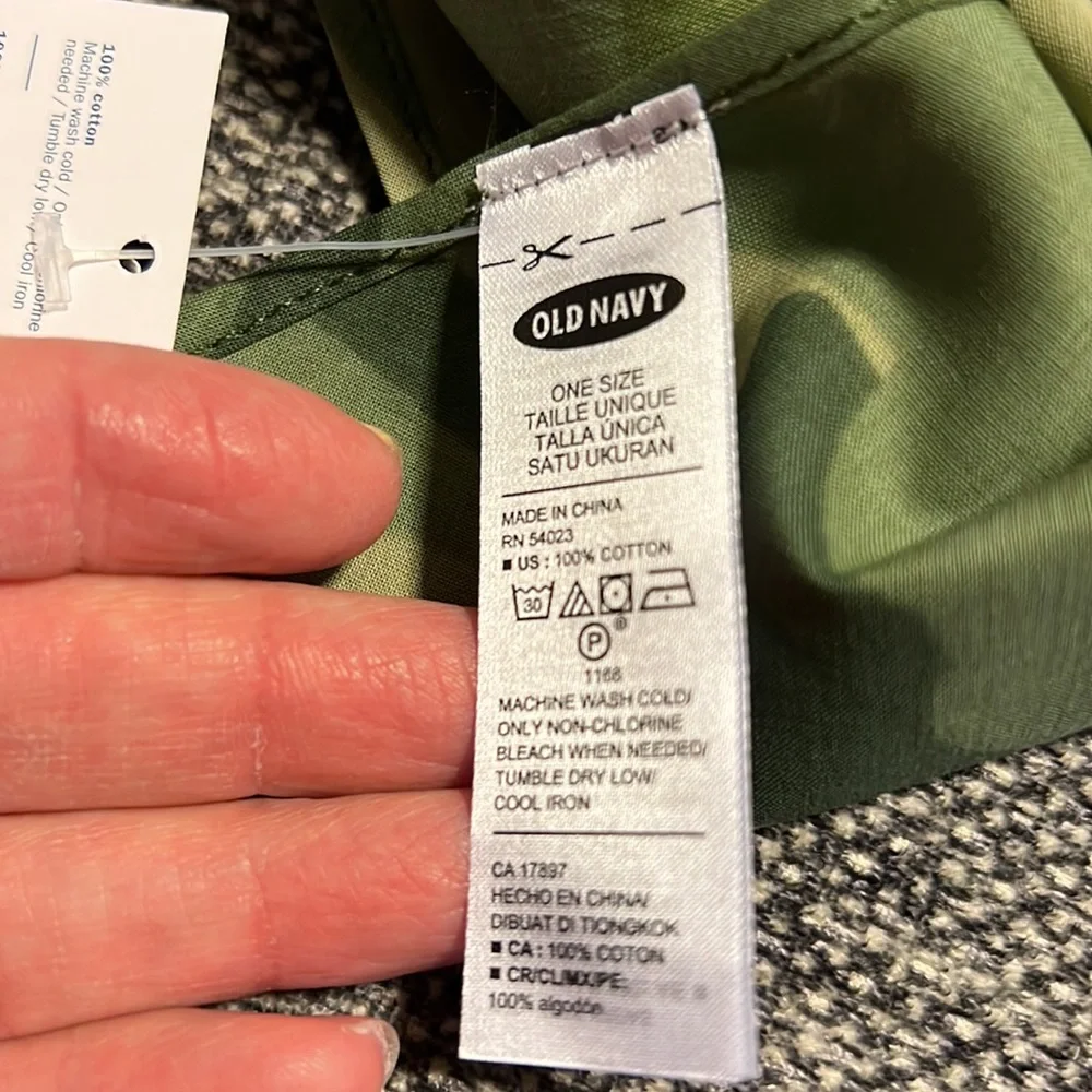 🎉 HP  🎉 NWT Old Navy Camo Pet Bandana
